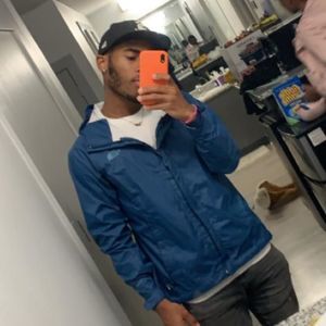 Meet your Posher, Devan